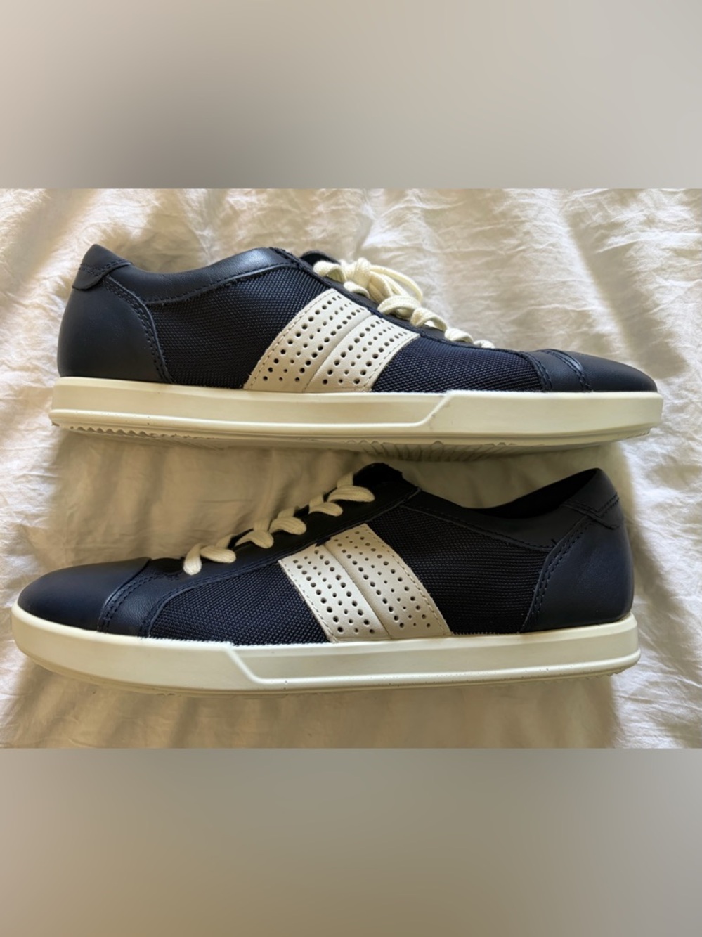 ECCO Men’s Cathum Marine Blue and White Lace Up Sneakers Shoes Size 7/7.5 NWB